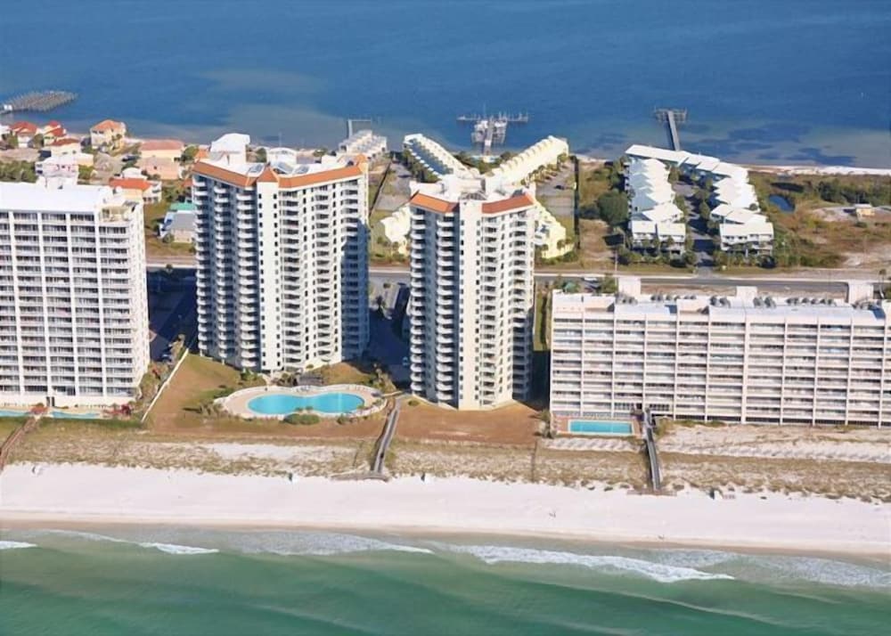 Beach Colony Resort West by Southern Vacation Rentals in Navarre, United States