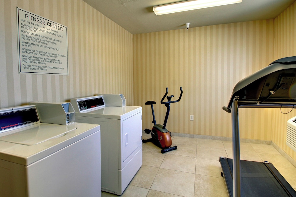 Cobblestone Inn & Suites Carrington - photo 36