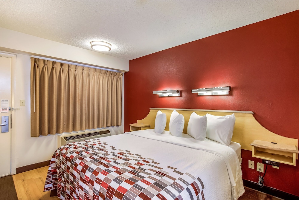 Red Roof Inn Detroit Plymouth Canton - photo 17