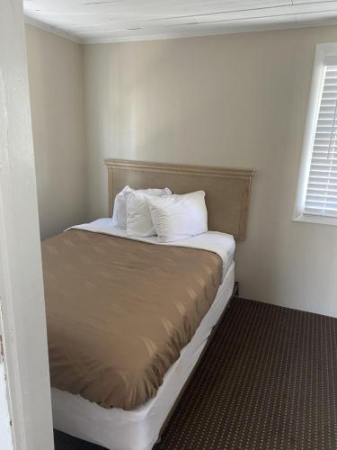 The Admiral Hotel Motel - photo 54