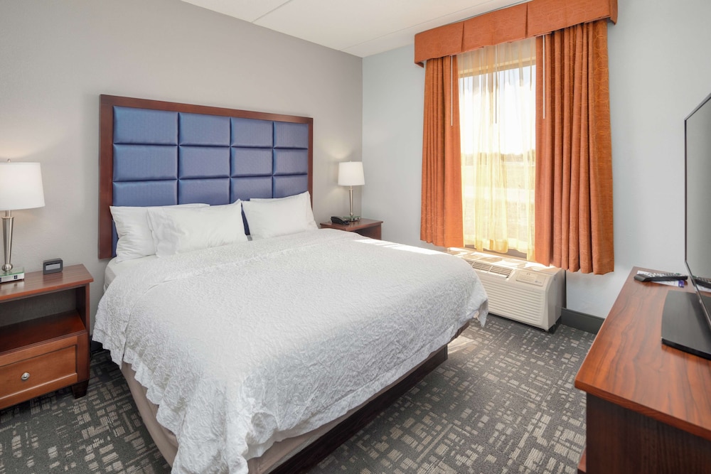 Hampton Inn Louisville Northeast - photo 16