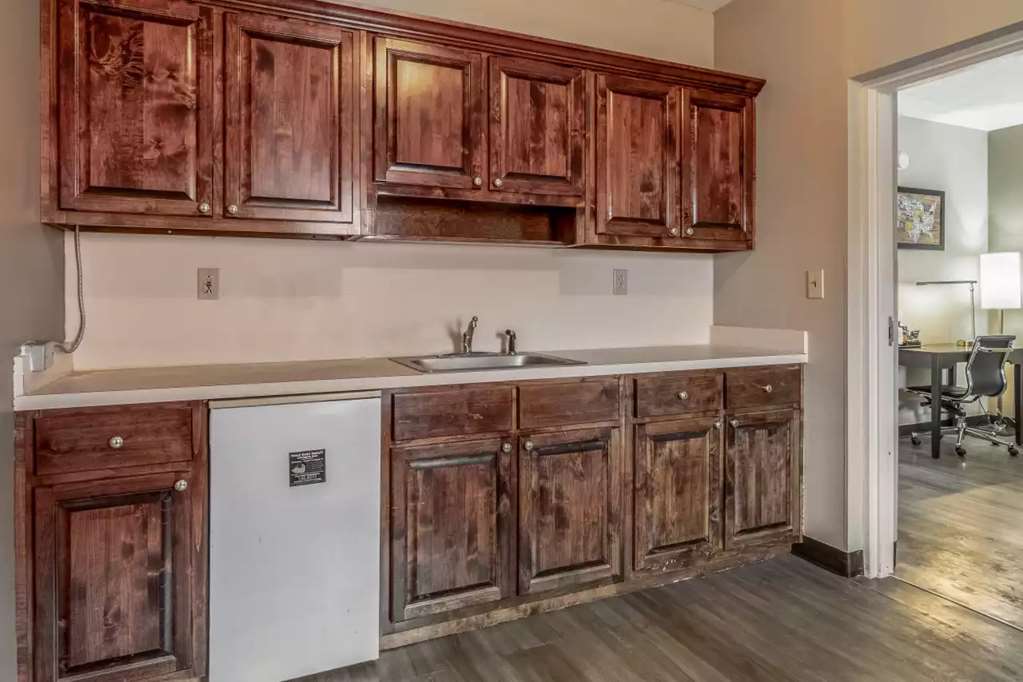 Americas Best Value Inn Opelika - photo 21