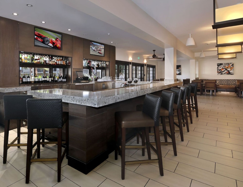 Embassy Suites by Hilton Palm Desert - photo 34