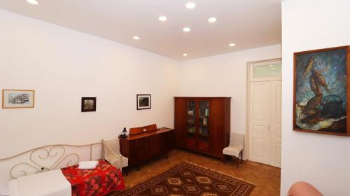 City Center Charm Family Apartment By Wehost
