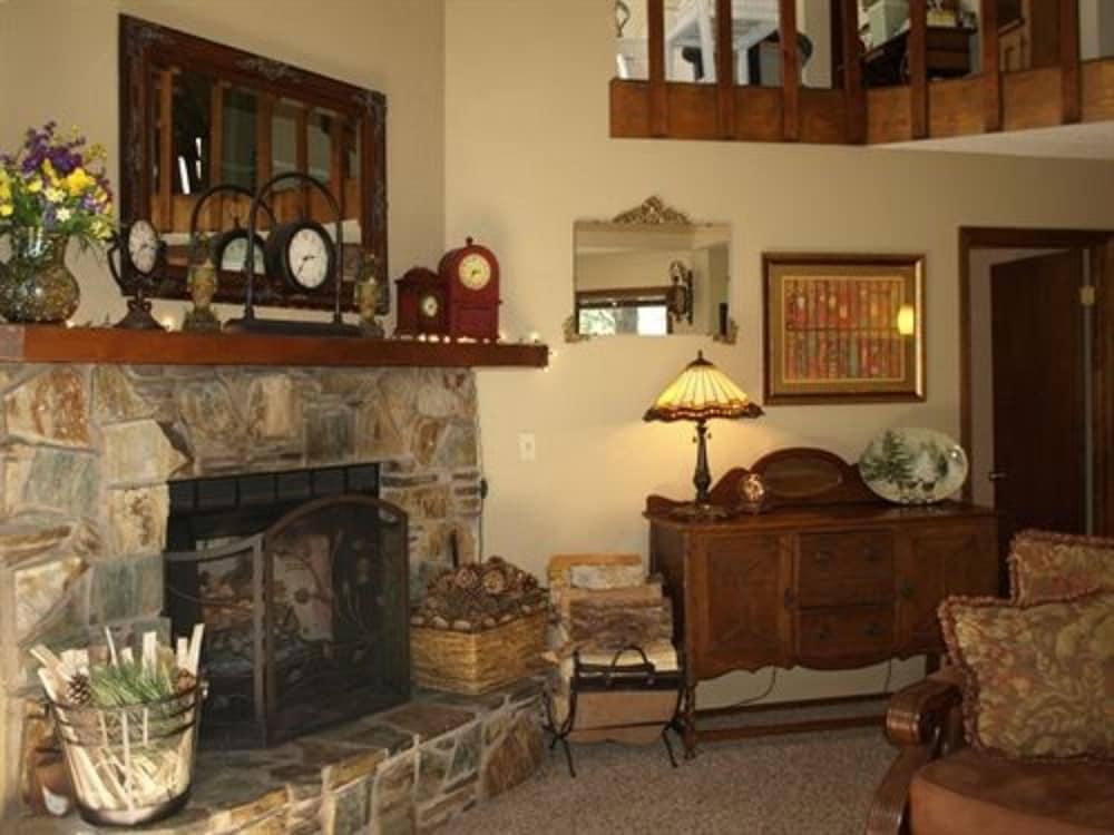 Whispering Pines Inn - photo 12
