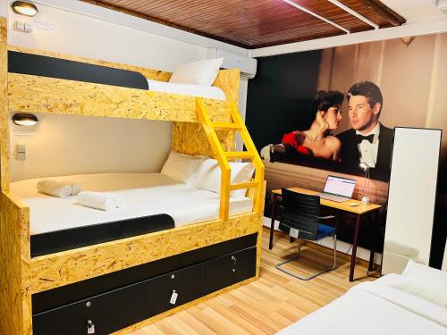 Lagos Central Rock School Hostel Algarve — 4-Star Luxury Hotel in Lagos, Portugal