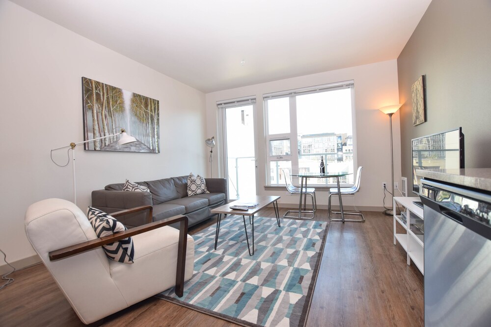 Capitol Hill Suites by Luxe Hubs - photo 41