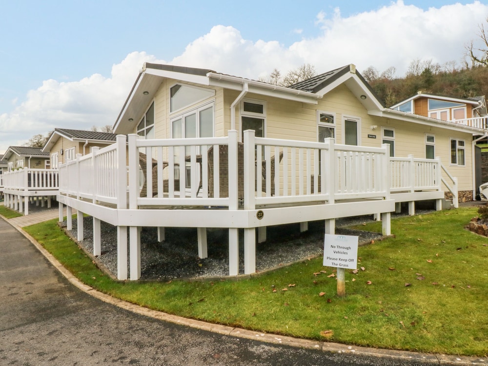 Dono's Lodge — 4-Star Luxury Hotel in Narberth, United Kingdom