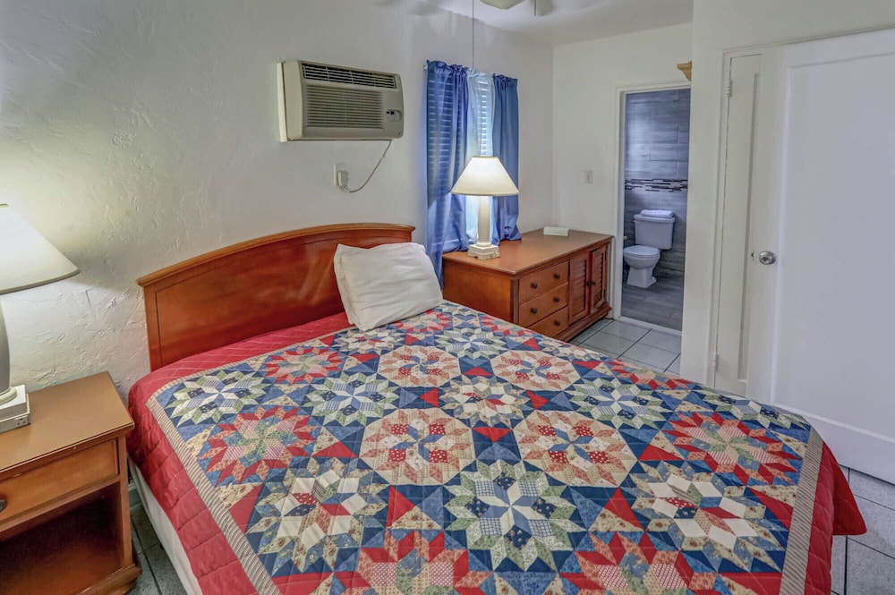 Richard's Motel - photo 37