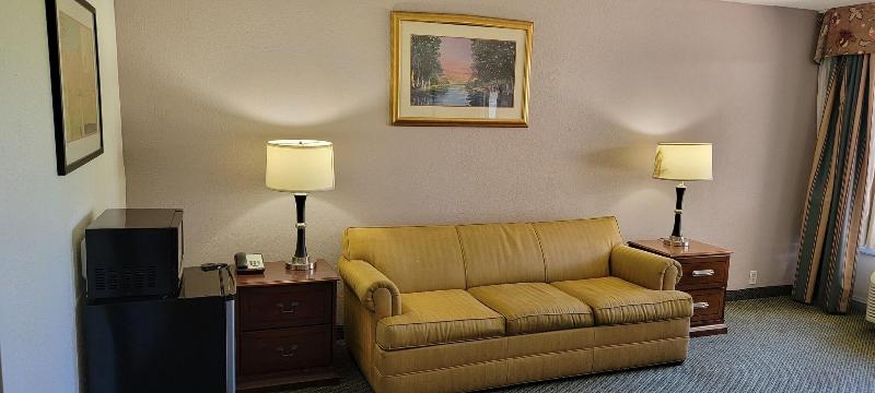 Ramada by Wyndham & Suites Warner Robins - photo 12