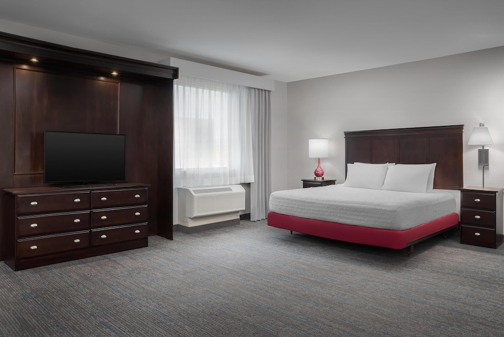 Hampton Inn & Suites Omaha Downtown - photo 6