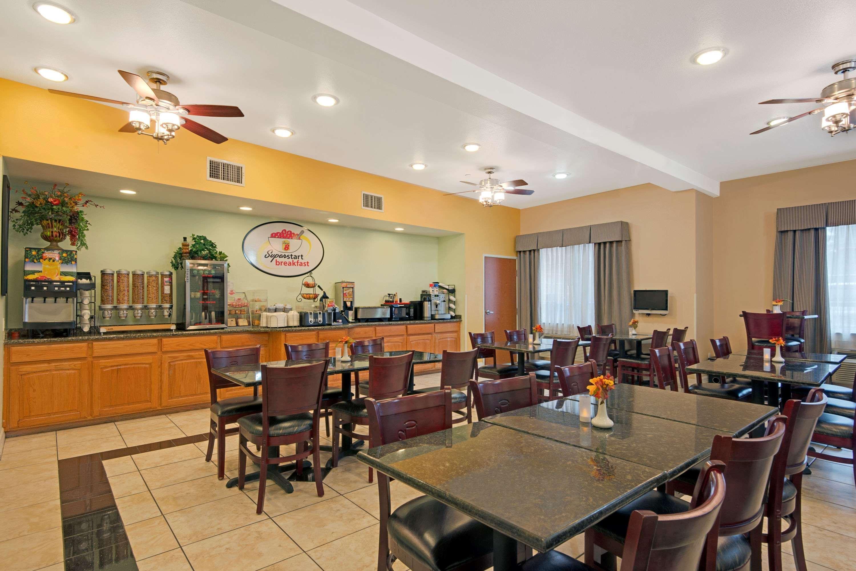 Super 8 By Wyndham Austin Airport North - photo 6