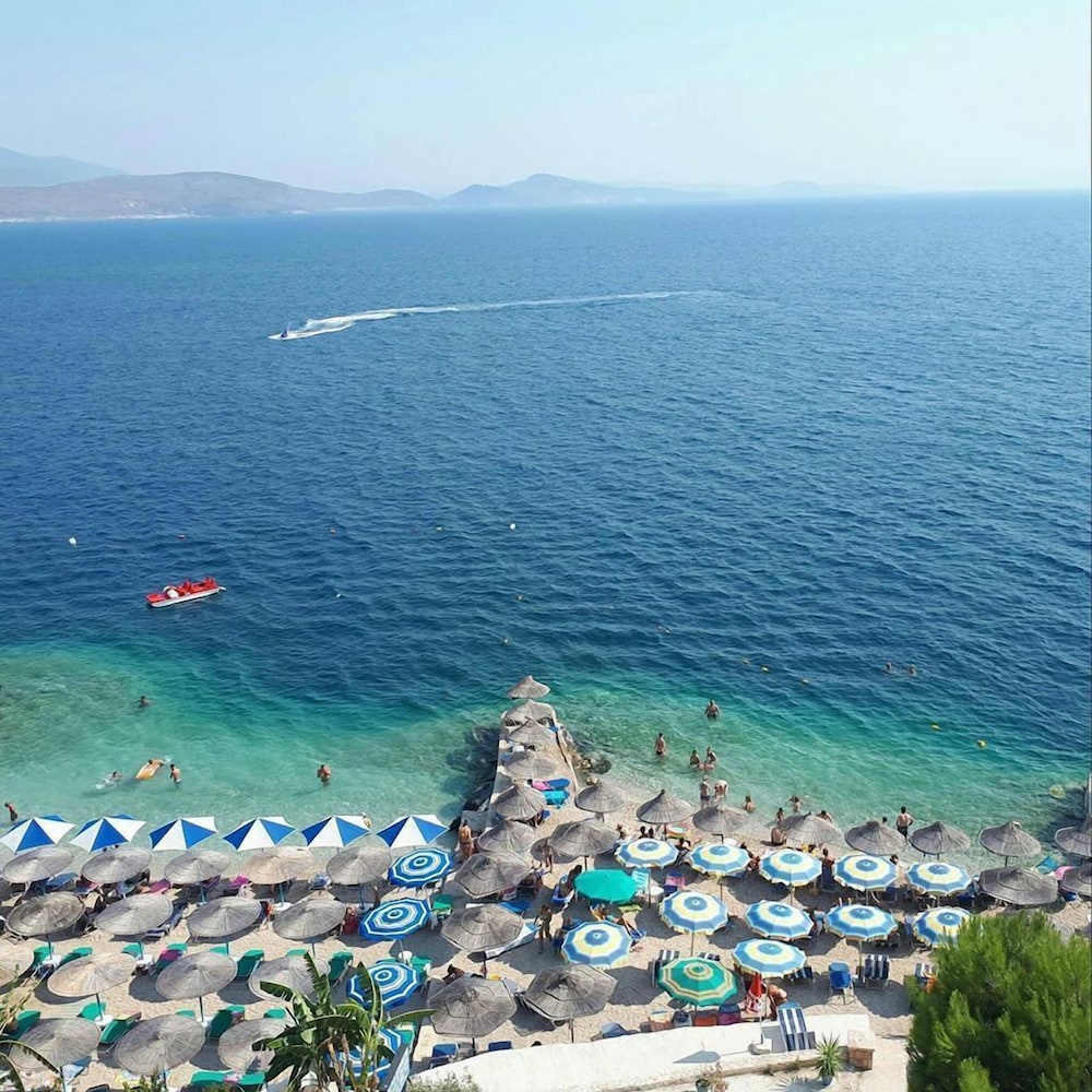 Kalemi's Beachside Hotel — hotel in Sarande