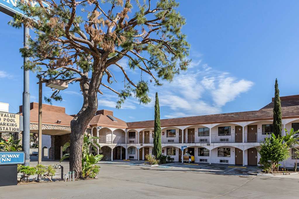 Rodeway Inn Magic Mountain Area - photo 3