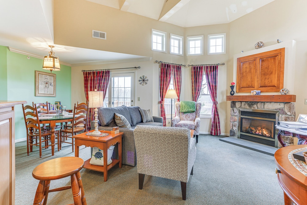 Spacious Condo w View 1 Mi to Mtn Creek Resort — Vernon — photo 4