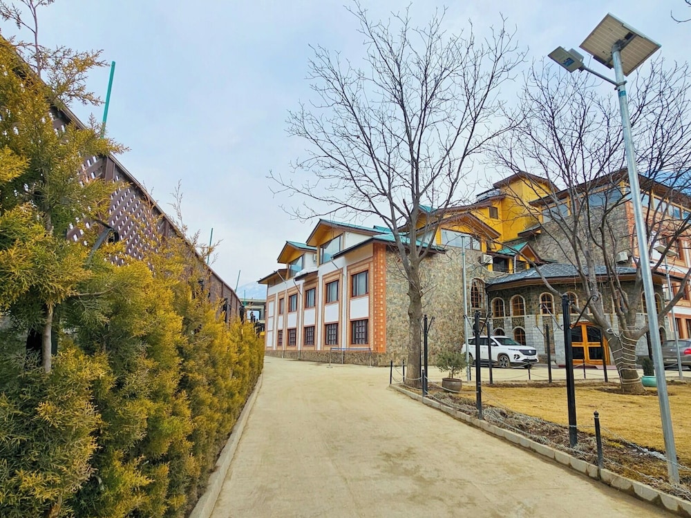The Walnut Creek Pahalgam in Pahlgam, India