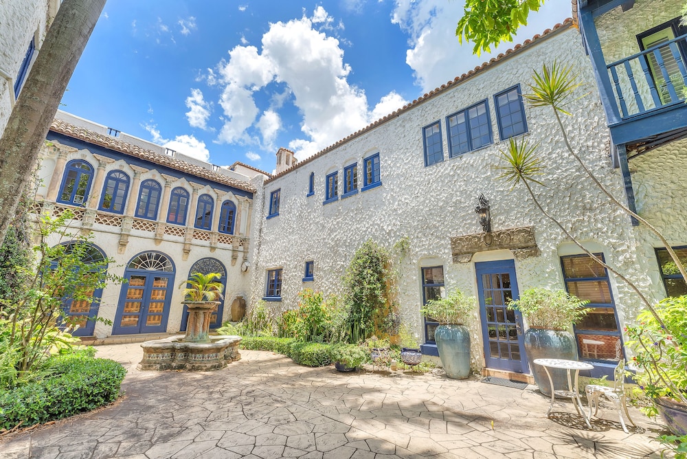 Young Mansion - photo 143