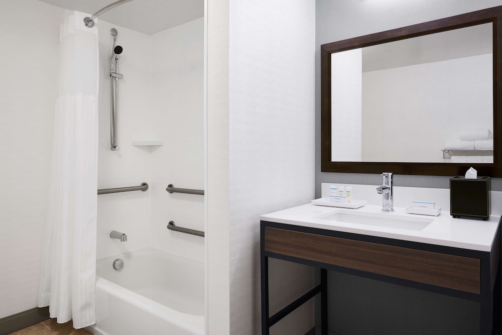 Hilton Garden Inn Cincinnati Northeast - photo 13