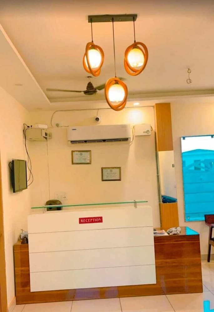 Lee corbett Resort - carbon neutral hotel in Ramnagar