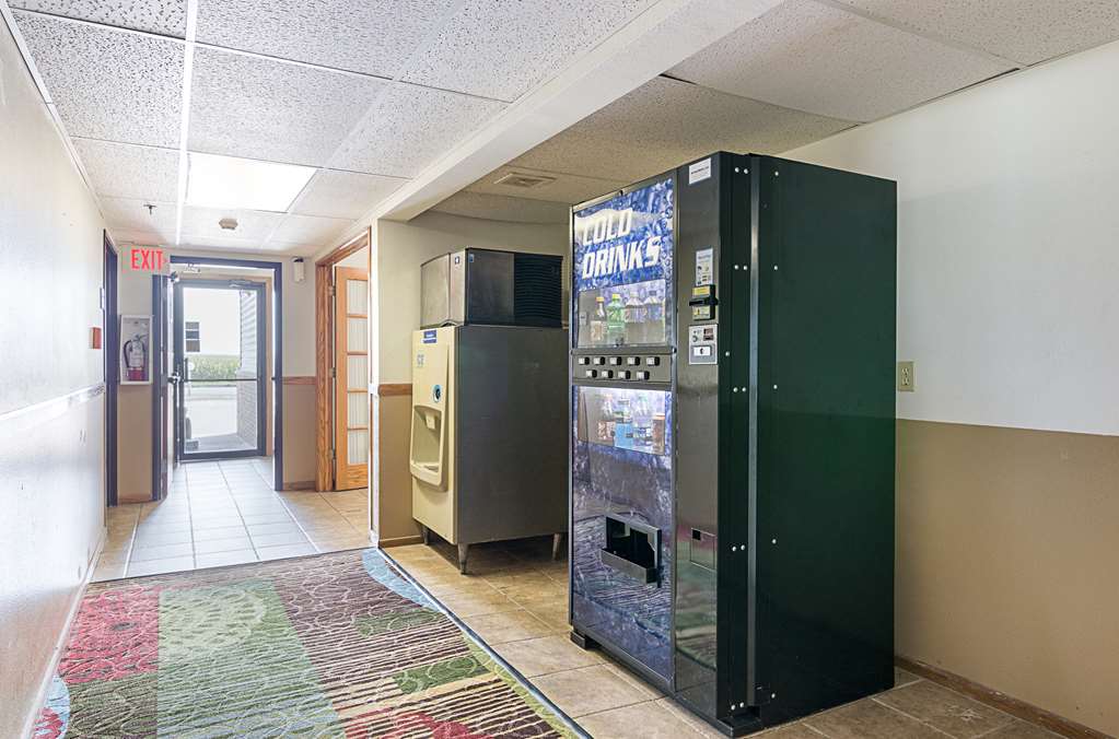 Motel 6 Kewanee IL - photo 20