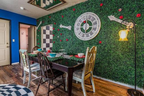 Alice The Wonderland Experience — 4-Star Luxury Hotel in Salem, United States