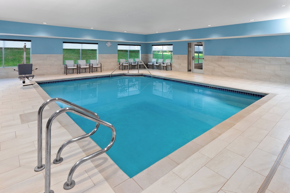Holiday Inn Express & Suites Reedsburg Dells Area by IHG - photo 29