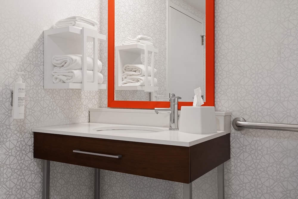 Hampton Inn Chambersburg - photo 23