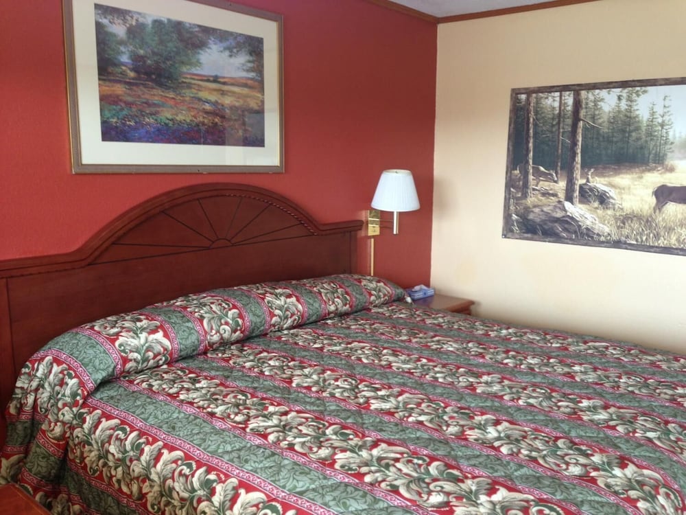 DeQueen Courtyard Inn - photo 19