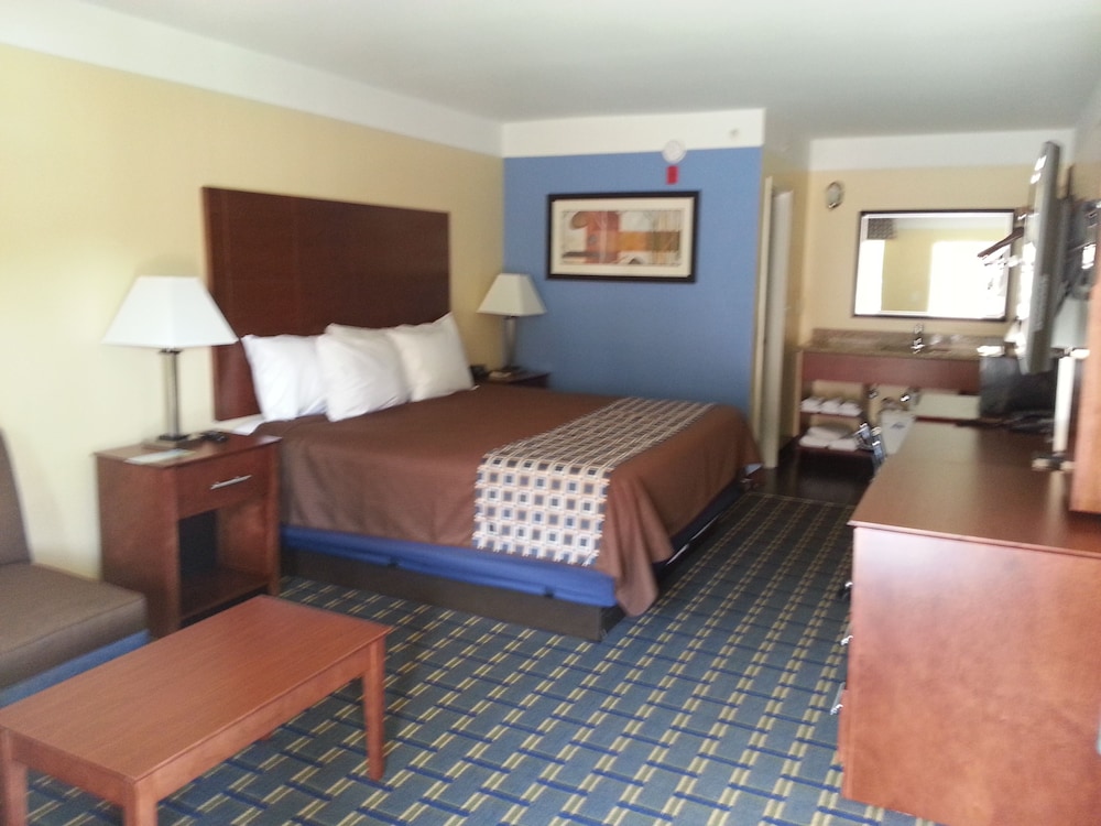 Days Inn by Wyndham Fultondale - photo 6