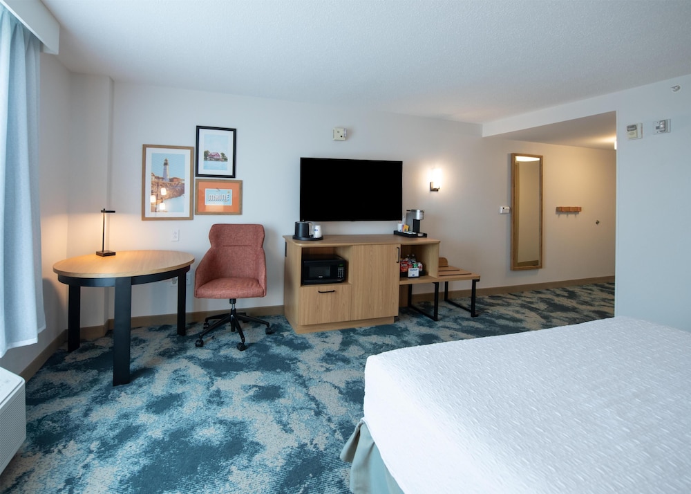 Hampton Inn Presque Isle Maine - photo 7