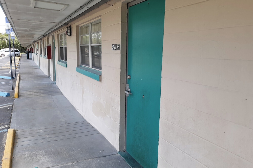 Arrow Motel By Oyo Near Downtown - photo 11