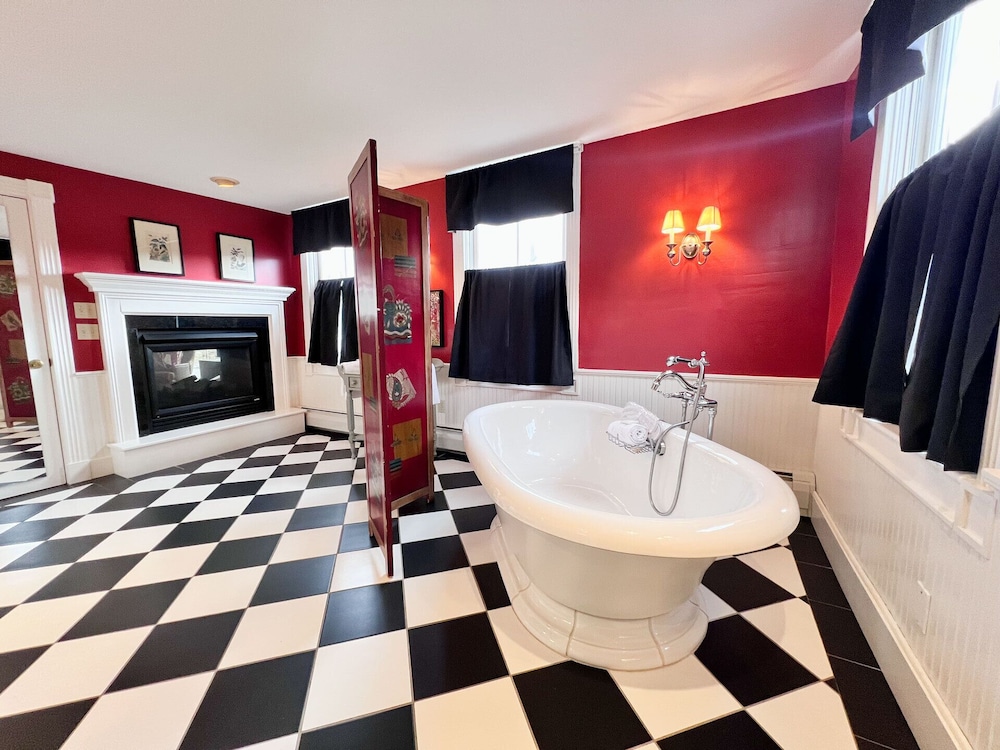Four Columns Inn - photo 48