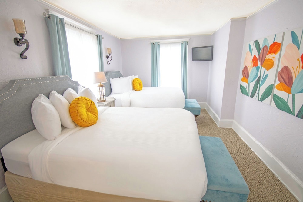 Inn on Charlotte Boutique Hotel - photo 16