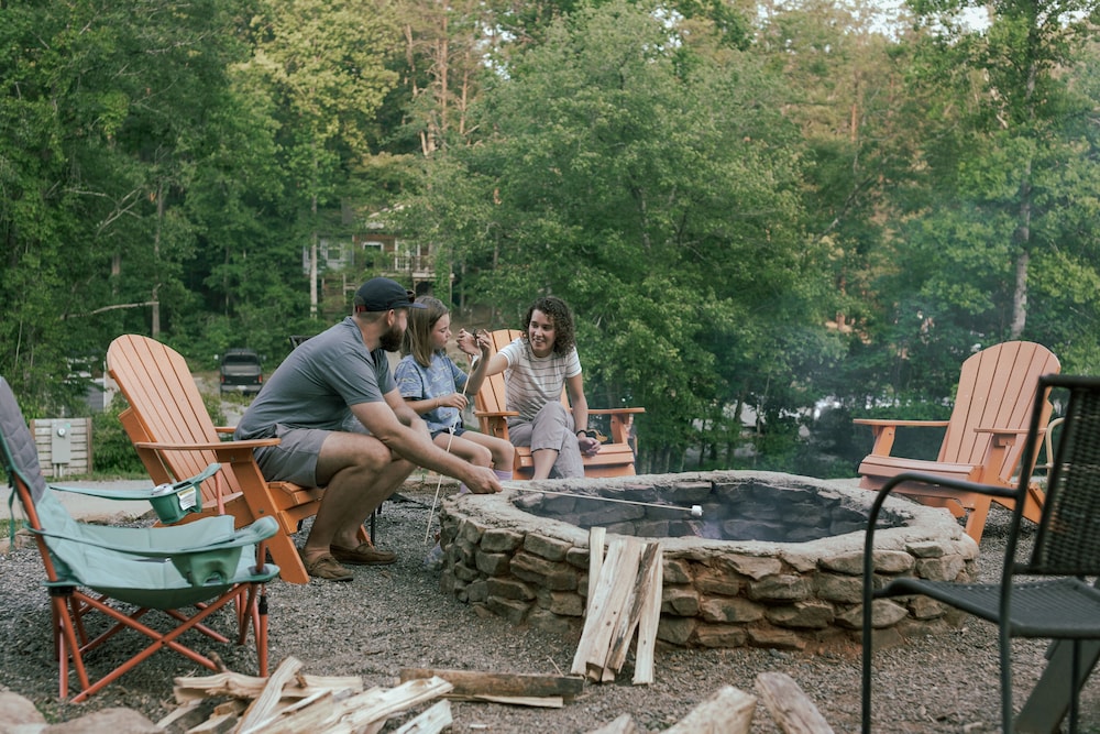 Emberglow Outdoor Resort - photo 307
