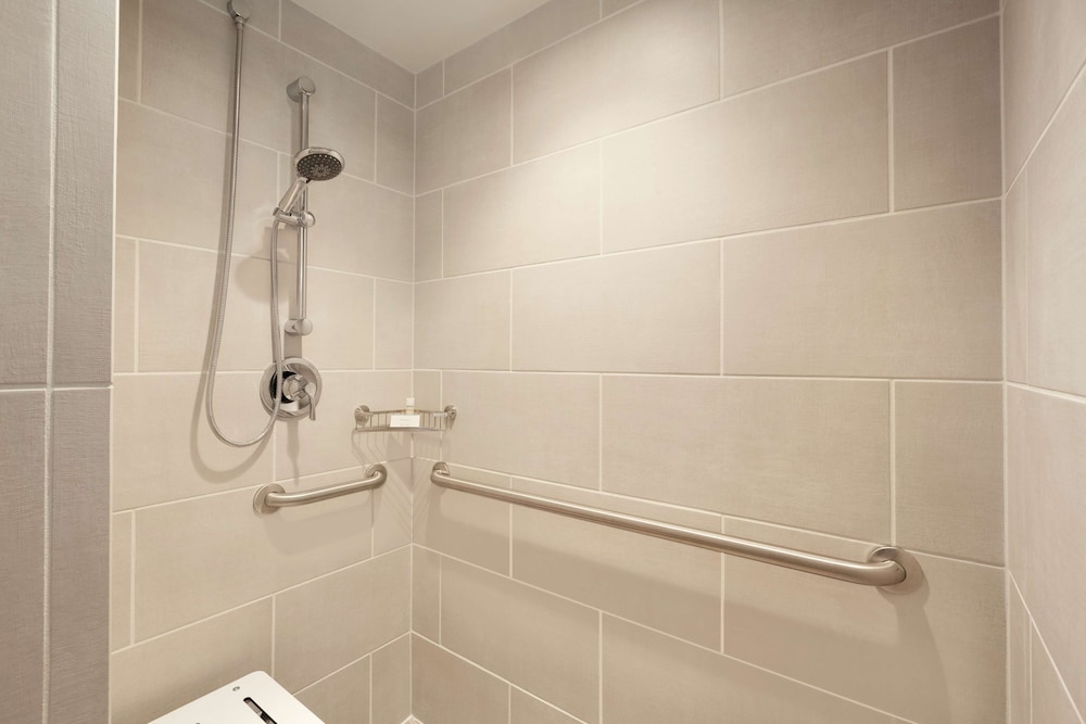 Embassy Suites Hilton South Jordan Salt Lake City - photo 18