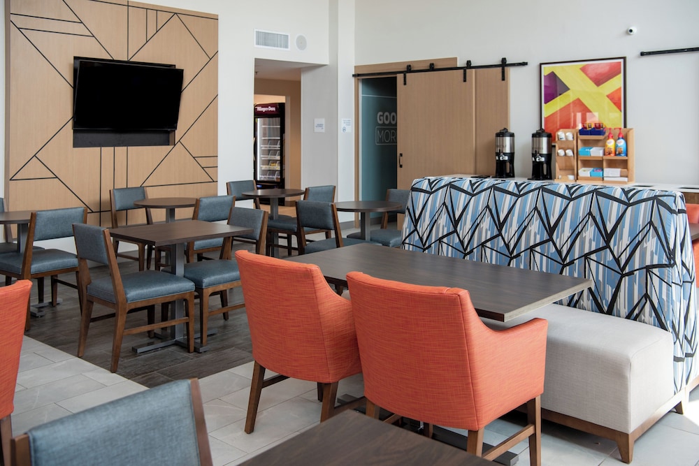 Holiday Inn Express & Suites Chaffee Jacksonville West by IHG - photo 32