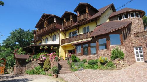 Prima Porta Vendeghaz in Balatonalmadi, Hungary