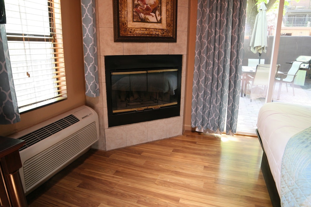 Oak Creek Terrace Resort - photo 12