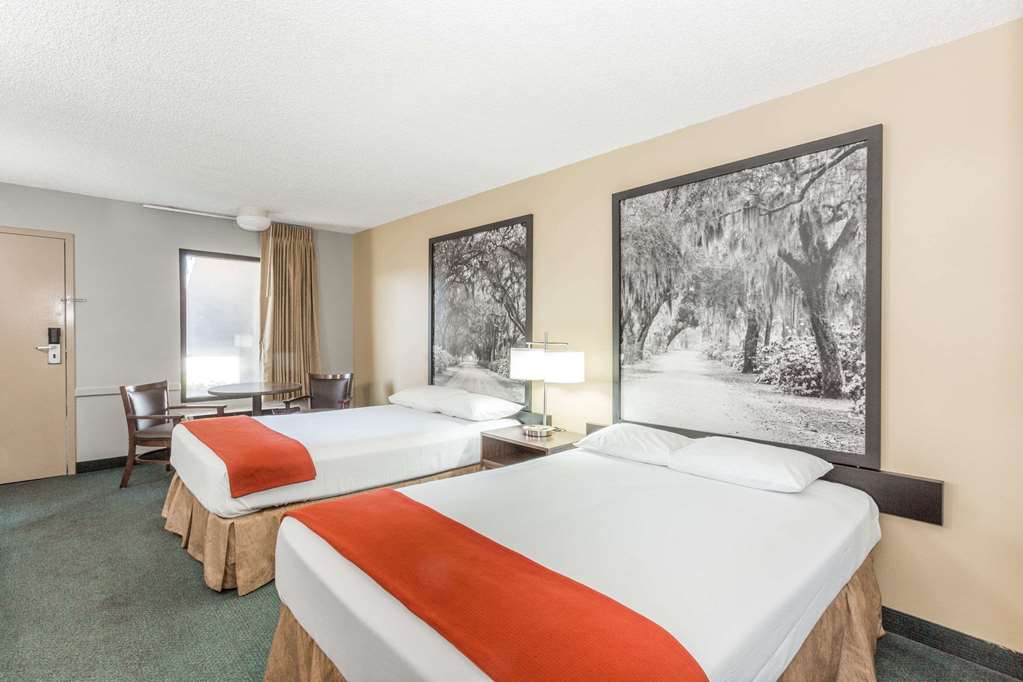 Super 8 by Wyndham Adel - photo 14