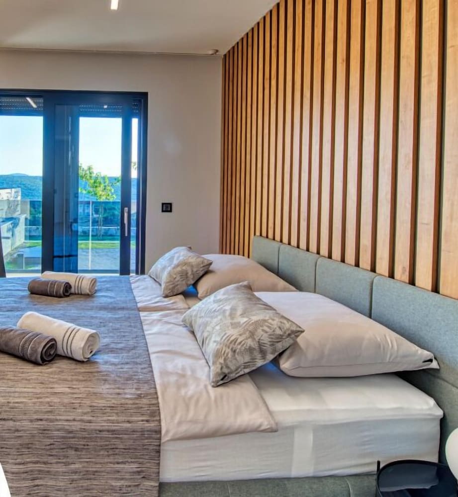 Villa Maluja — 4-Star Luxury Hotel in Sukosan, Croatia