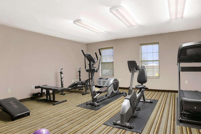 Super 8 by Wyndham Strafford Springfield Area - photo 16