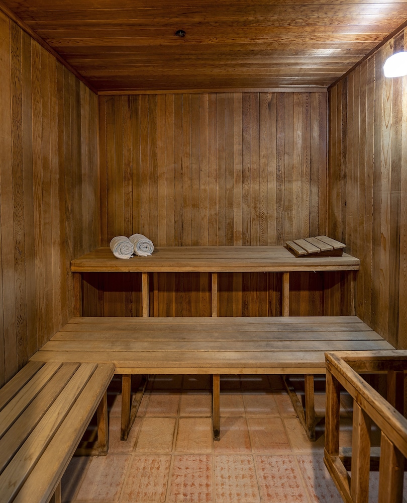 Half Moon Bay Lodge - photo 33