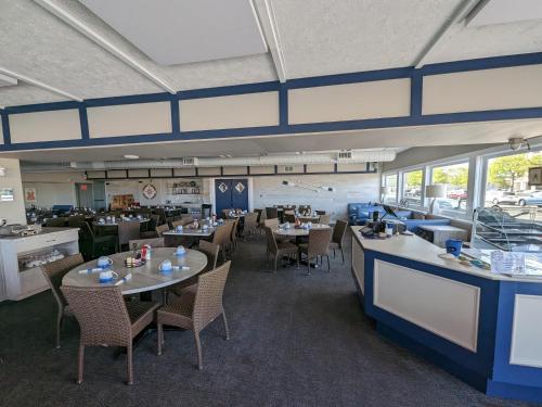 Admiral Resort Motel - photo 28