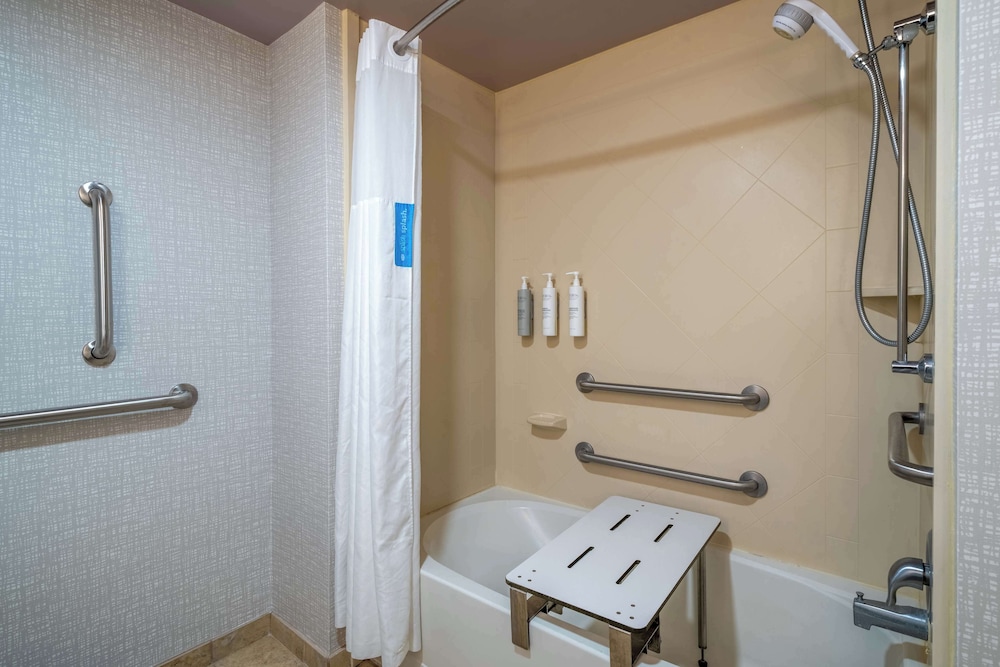 Hampton Inn Dahlgren - photo 26