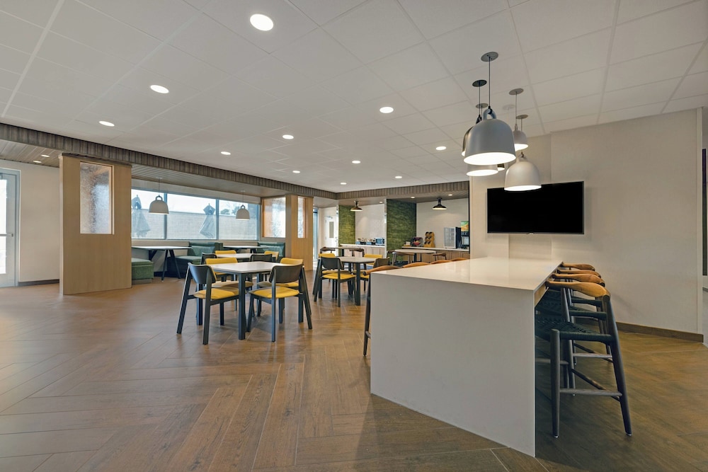 Fairfield Inn & Suites by Marriott Milwaukee Brookfield - photo 51
