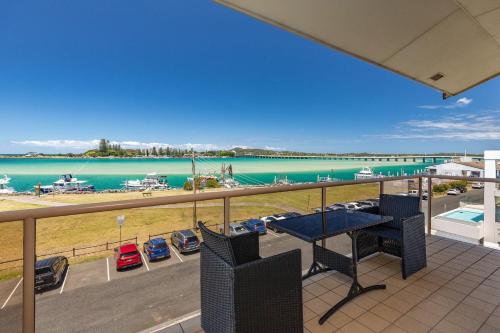 Shoreline 7 — 4-Star Luxury Hotel in Tuncurry, Australia