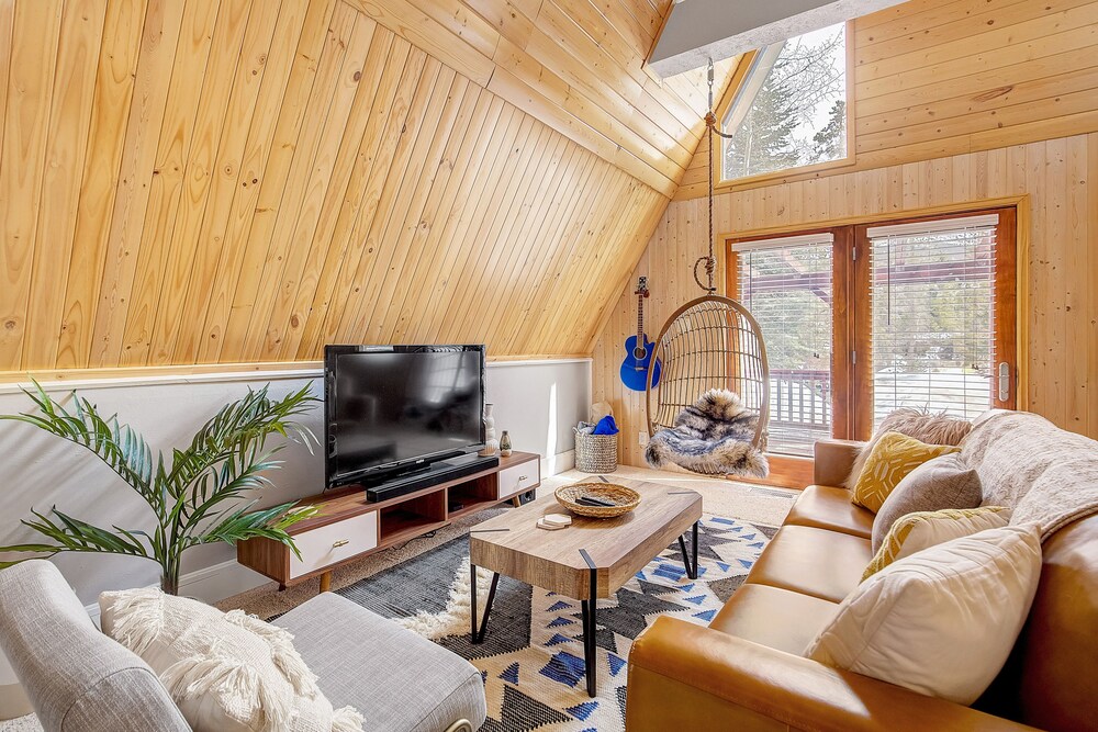 The Fox A Frame An Intimate Mountain Retreat - photo 2