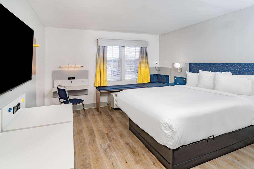 Microtel Inn & Suites By Wyndham Athens - photo 15