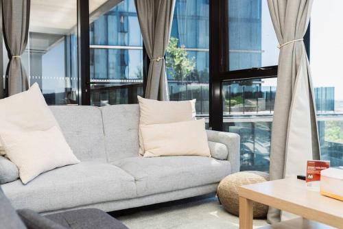 Modern 2b2b Apt 2 king bed 2 parking UC Westfield — 4-Star Luxury Hotel in Belconnen, Australia