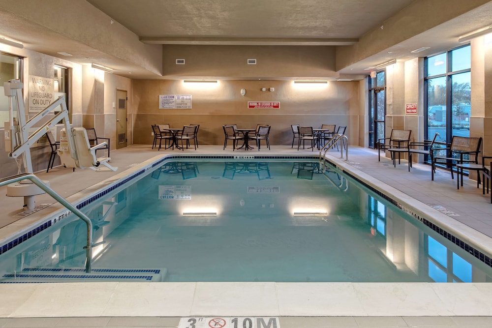 Hampton Inn & Suites San Jose Airport - photo 12